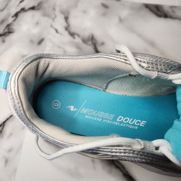 ATHLETIC WORKS WOMENS SIZE 6 BLUE AND GREY MEMORY FOAM SNEAKERS - Picture 5 of 15